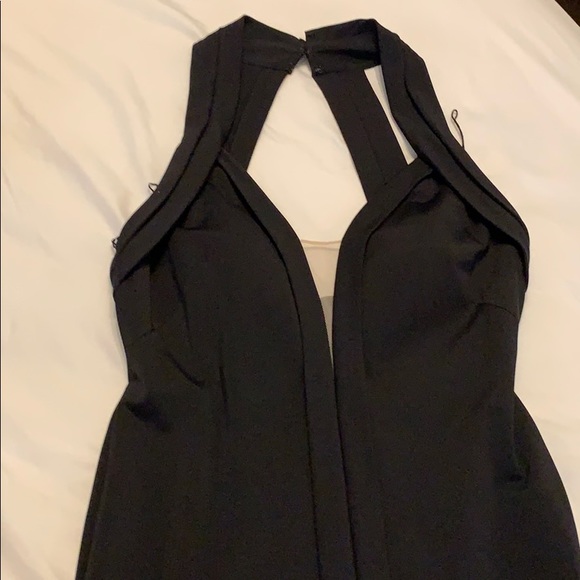 Black gown - Picture 2 of 5